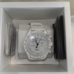 Omega x Swatch Bioceramic MoonSwatch: Mission to Moonphase “Snoopy” WITH PAPERS